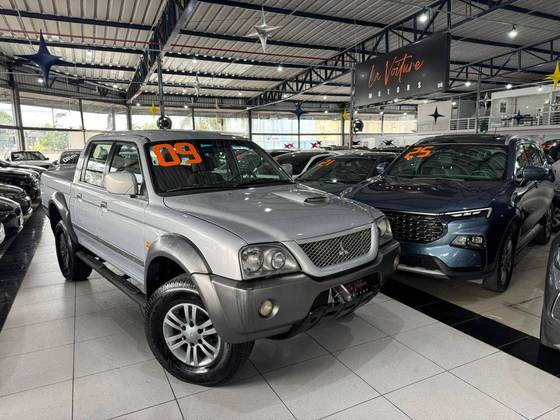 MITSUBISHI L200 OUTDOOR 2.5 HPE 4X4 CD 8V TURBO INTERCOOLER DIESEL 4P AUTOMÁTICO MITSUBISHI L200 OUTDOOR 2.5 HPE 4X4 CD 8V TURBO INTERCOOLER DIESEL 4P AUTOMÁTICO
